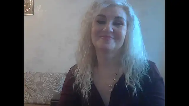 Snapshot of LadySexyBlond chatting on 01-07-26, 06:49 LadySexyBlond online show from 01-07-26, 06:49