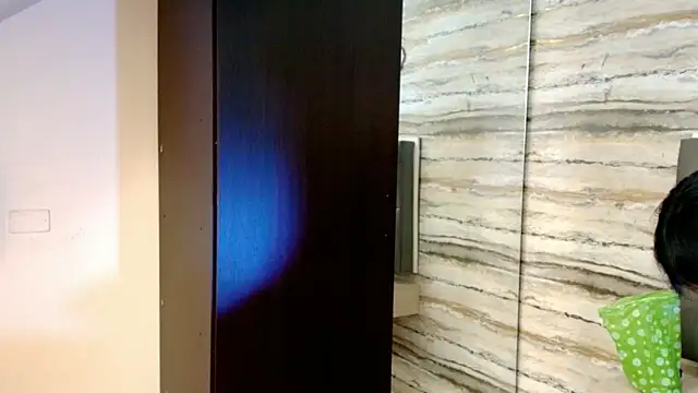 Lovers 21 online show from 11-17-25, 11:43