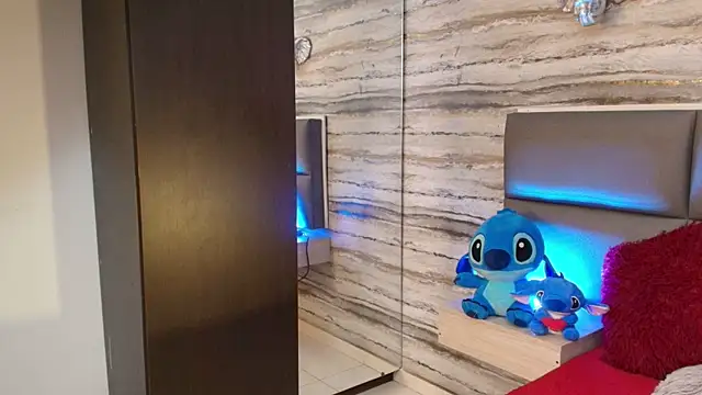 Lovers 21 online show from 12-17-25, 03:34