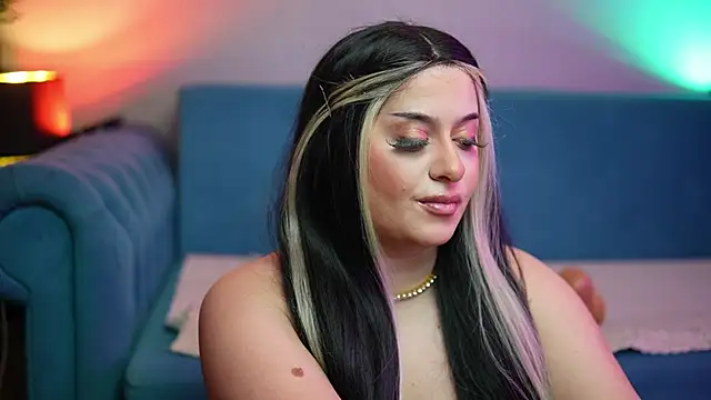 KarlaJai online show from 10-31-25, 09:16