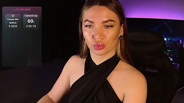 MissMaya   online show from 10-11-25, 07:45
