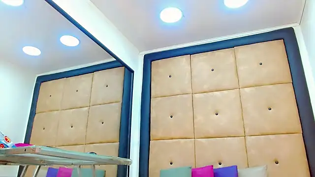 katherine x1 online show from 12-14-25, 09:52