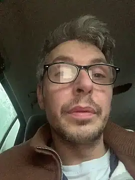 CerveniXXL online show from 11-16-25, 07:36