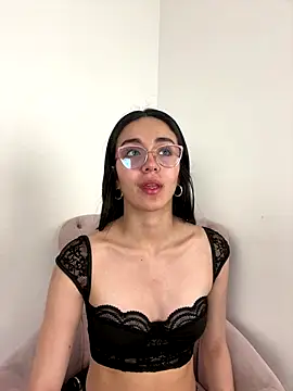 Snapshot of Liaa_sr chatting on 10-08-25, 06:16 Liaa sr online show from 10-08-25, 06:16