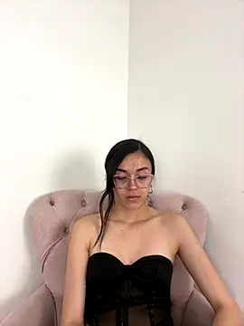 Snapshot of Liaa_sr chatting on 10-11-25, 06:28 Liaa sr online show from 10-11-25, 06:28