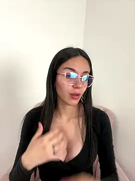 Snapshot of Liaa_sr chatting on 10-17-25, 06:21 Liaa sr online show from 10-17-25, 06:21