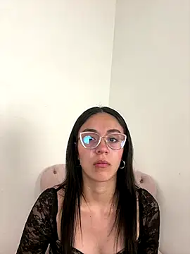 Snapshot of Liaa_sr chatting on 10-18-25, 06:41 Liaa sr online show from 10-18-25, 06:41
