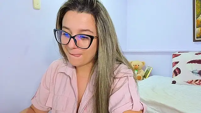 Snapshot of katiaa_lovv chatting on 10-11-25, 11:03 katiaa lovv online show from 10-11-25, 11:03