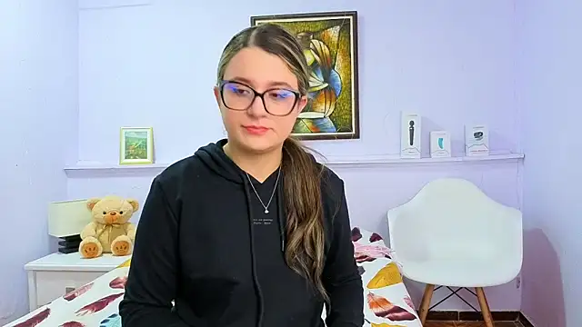 Snapshot of katiaa_lovv chatting on 10-17-25, 11:57 katiaa lovv online show from 10-17-25, 11:57