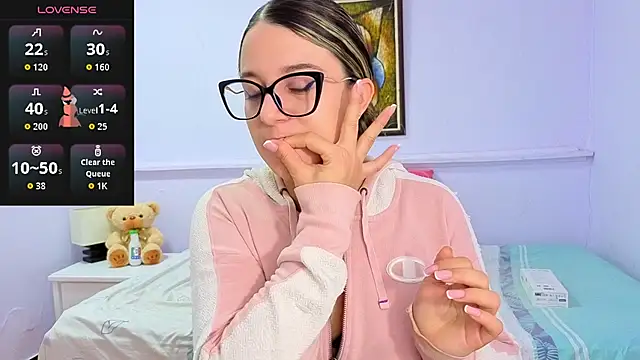 Snapshot of katiaa_lovv chatting on 10-30-25, 11:55 katiaa lovv online show from 10-30-25, 11:55