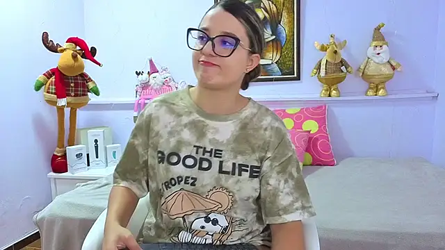 Snapshot of katiaa_lovv chatting on 11-23-25, 12:27 katiaa lovv online show from 11-23-25, 12:27