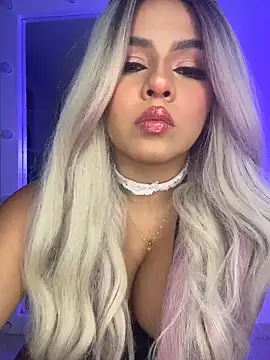 Snapshot of itsdanividarte chatting on 10-20-25, 11:38 itsdanividarte online show from 10-20-25, 11:38