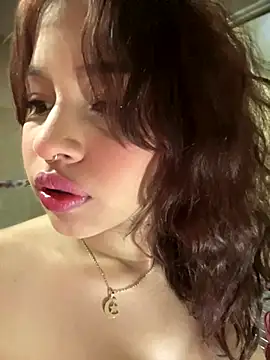 Mia Valmont online show from 12-15-25, 01:37