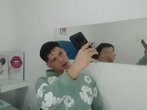 Aaron Foxxx online show from 11-15-25, 09:54