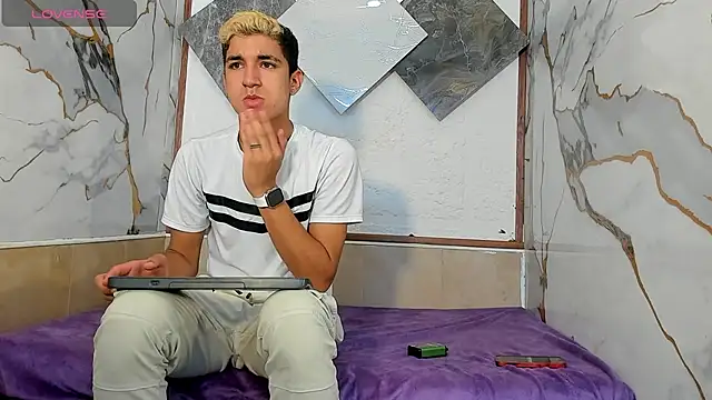 Stiben boy online show from 10-09-25, 07:12