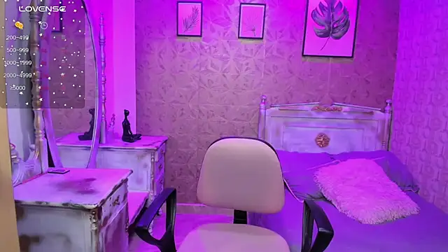 Megane whitte online show from 11-27-25, 07:27