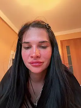 Snapshot of Alina_XXXX_ chatting on 05-13-26, 04:26 Alina XXXX online show from 05-13-26, 04:26