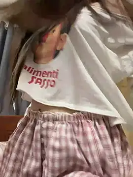 Snapshot of Quynhbabysexy chatting on 07-19-26, 06:17 Quynhbabysexy online show from 07-19-26, 06:17