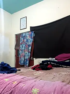 Snapshot of Sk3m_veryhot chatting on 11-21-25, 12:37 Sk3m veryhot online show from 11-21-25, 12:37