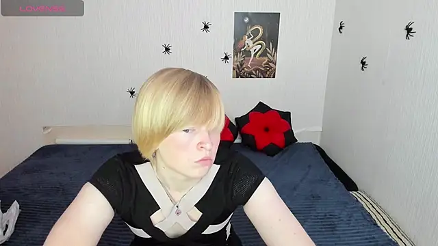 Snapshot of Cattie_w_ chatting on 10-30-25, 02:13 Cattie w online show from 10-30-25, 02:13