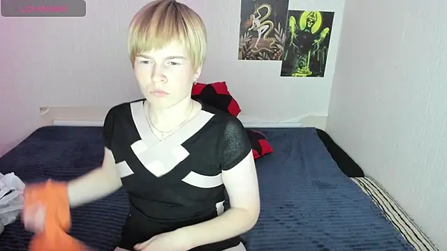 Snapshot of Cattie_w_ chatting on 11-05-25, 01:38 Cattie w online show from 11-05-25, 01:38