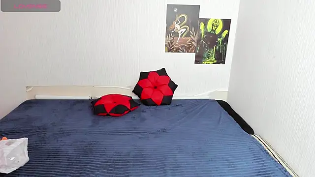 Snapshot of Cattie_w_ chatting on 11-07-25, 01:16 Cattie w online show from 11-07-25, 01:16