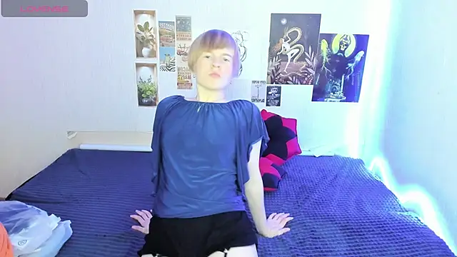 Snapshot of Cattie_w_ chatting on 11-28-25, 01:19 Cattie w online show from 11-28-25, 01:19