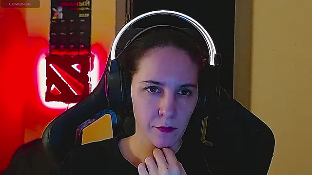 Snapshot of Irwi_Tomboy chatting on 02-15-26, 04:25 Irwi Tomboy online show from 02-15-26, 04:25