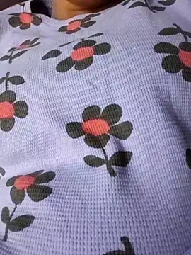 Snapshot of NIGHT_MOOD chatting on 10-14-25, 05:52 NIGHT MOOD online show from 10-14-25, 05:52