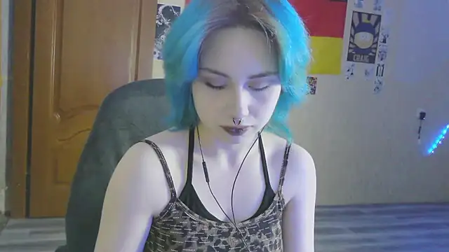 Snapshot of LeisaHopperstad chatting on 02-05-26, 02:11 LeisaHopperstad online show from 02-05-26, 02:11