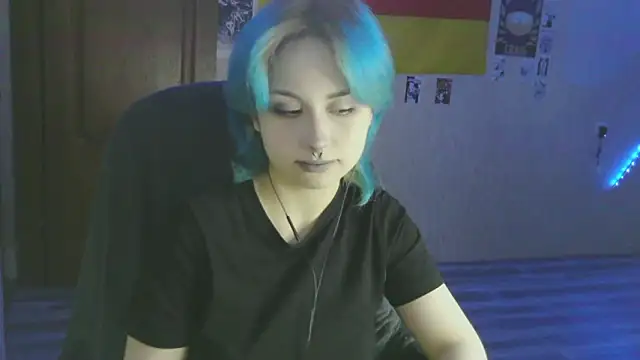 Snapshot of LeisaHopperstad chatting on 02-09-26, 02:21 LeisaHopperstad online show from 02-09-26, 02:21