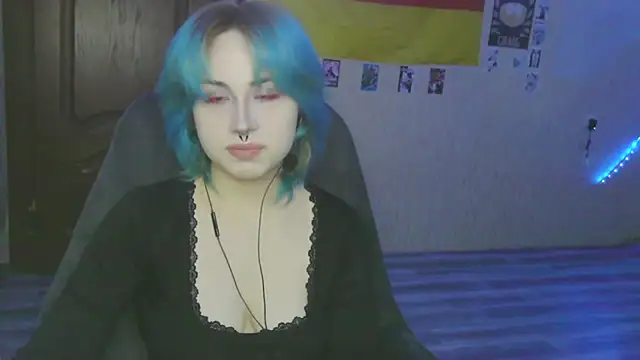 Snapshot of LeisaHopperstad chatting on 02-16-26, 02:13 LeisaHopperstad online show from 02-16-26, 02:13