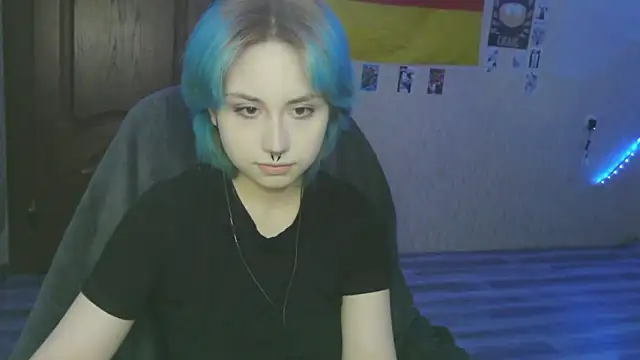 Snapshot of LeisaHopperstad chatting on 02-17-26, 02:13 LeisaHopperstad online show from 02-17-26, 02:13