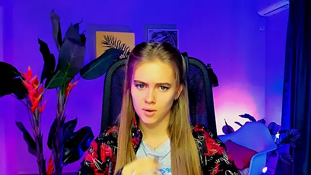 JuneWoods online show from 11-19-25, 06:24