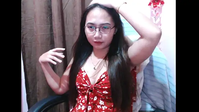 Snapshot of pinayscarlet chatting on 10-04-25, 02:31 pinayscarlet online show from 10-04-25, 02:31