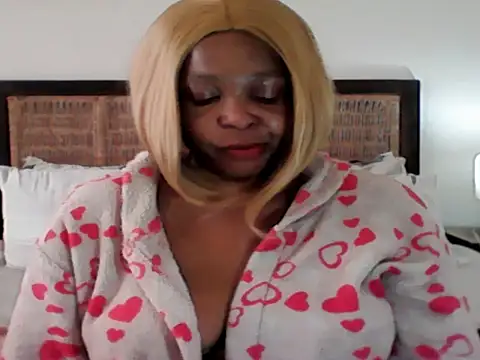 Snapshot of Blacksashaxx chatting on 05-13-26, 10:56 Blacksashaxx online show from 05-13-26, 10:56