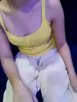 Snapshot of RIYA_LIVE0 chatting on 10-30-25, 05:35 RIYA LIVE0 online show from 10-30-25, 05:35