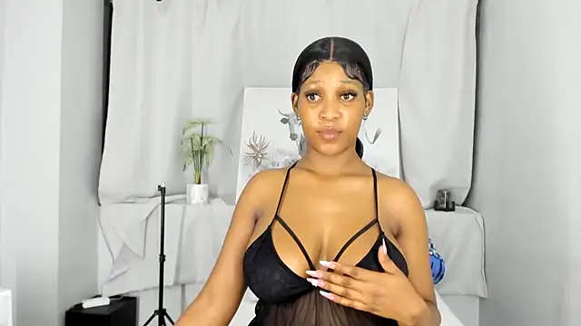 Snapshot of ConnieSmall24 chatting on 10-06-25, 12:41 ConnieSmall24 online show from 10-06-25, 12:41