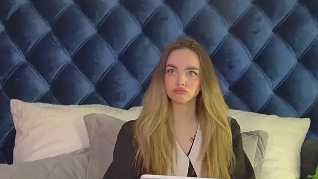 AnitaVenture online show from 04-06-26, 04:46