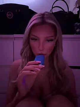 blondeeee online show from 03-11-26, 04:57