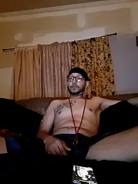 Snapshot of ThrowedWorldWide chatting on 11-22-25, 10:25 ThrowedWorldWide online show from 11-22-25, 10:25