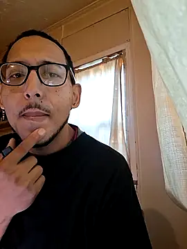 Snapshot of ThrowedWorldWide chatting on 11-27-25, 01:02 ThrowedWorldWide online show from 11-27-25, 01:02