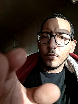 Snapshot of ThrowedWorldWide chatting on 11-28-25, 10:01 ThrowedWorldWide online show from 11-28-25, 10:01