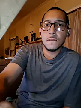 Snapshot of ThrowedWorldWide chatting on 12-03-25, 02:30 ThrowedWorldWide online show from 12-03-25, 02:30