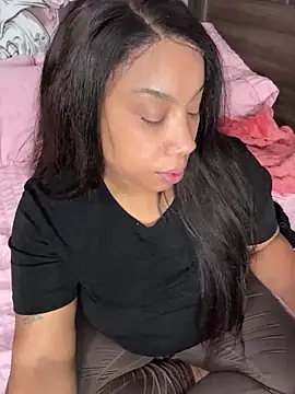 Snapshot of NeliaHexxen chatting on 10-24-25, 02:08 NeliaHexxen online show from 10-24-25, 02:08