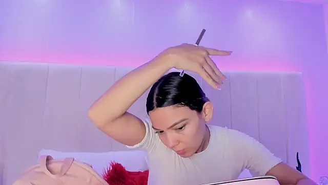 celestebellmont online show from 12-04-25, 02:37