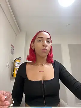 Snapshot of theladymonserrateshow chatting on 11-14-25, 12:04 theladymonserrateshow online show from 11-14-25, 12:04