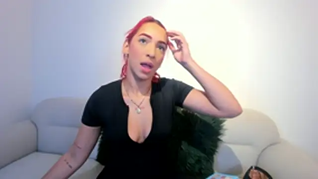 Snapshot of theladymonserrateshow chatting on 11-18-25, 12:42 theladymonserrateshow online show from 11-18-25, 12:42