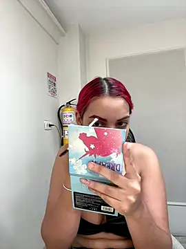 Snapshot of theladymonserrateshow chatting on 11-20-25, 11:54 theladymonserrateshow online show from 11-20-25, 11:54