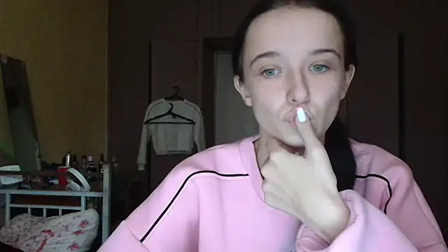 Emilia Light online show from 10-07-25, 06:21